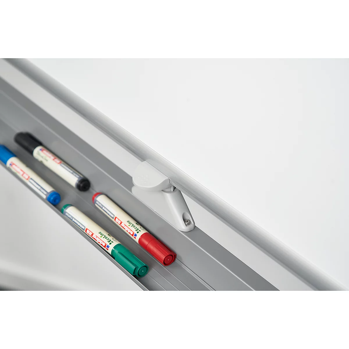 Schäfer Shop Select Mobiles Whiteboard, um 360° drehbare Tafel, weiß lackiert, Ablageschale, 4 Lenkrollen, B 1200 x H 900 mm