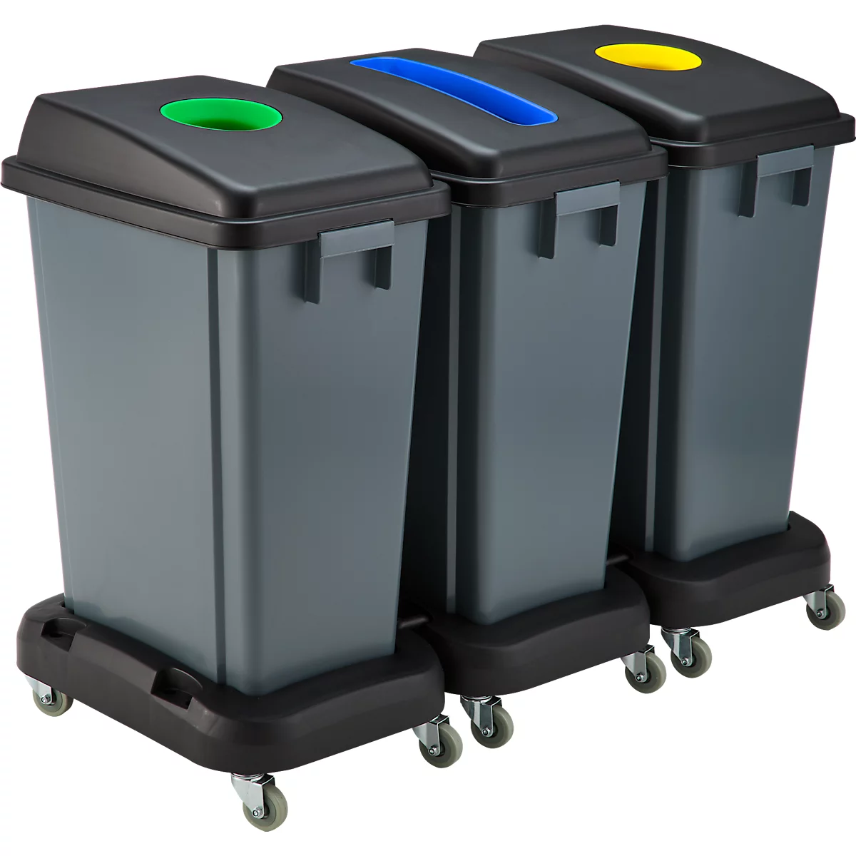 Trois poubelles grises avec des ouvertures de couvercle colorées sur roulettes.