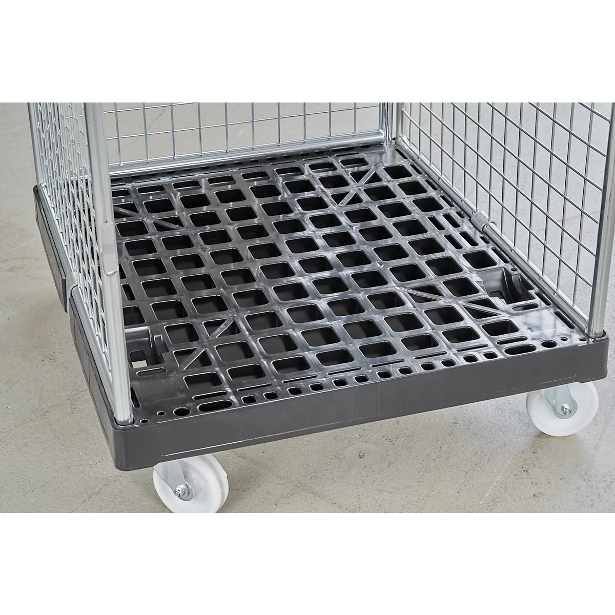 Schäfer Shop Select Rollbox ADB BASICline, 4 côtés, avec porte, sans étagère intermédiaire, jusqu'à 500 kg, roues pivotantes &amp; fixes, L 724 x l 815 x H 1800 mm, acier &amp; PEHD recyclé