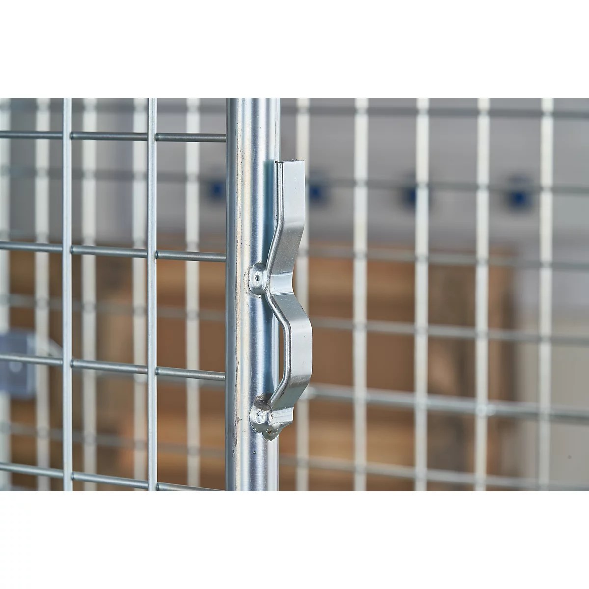 Schäfer Shop Select Rollbox ADB BASICline, 5 faces, avec porte &amp; 1 étagère fixe, jusqu'à 500 kg, roues pivotantes &amp; fixes, L 724 x l 815 x H 1810 mm, acier &amp; PEHD recyclé