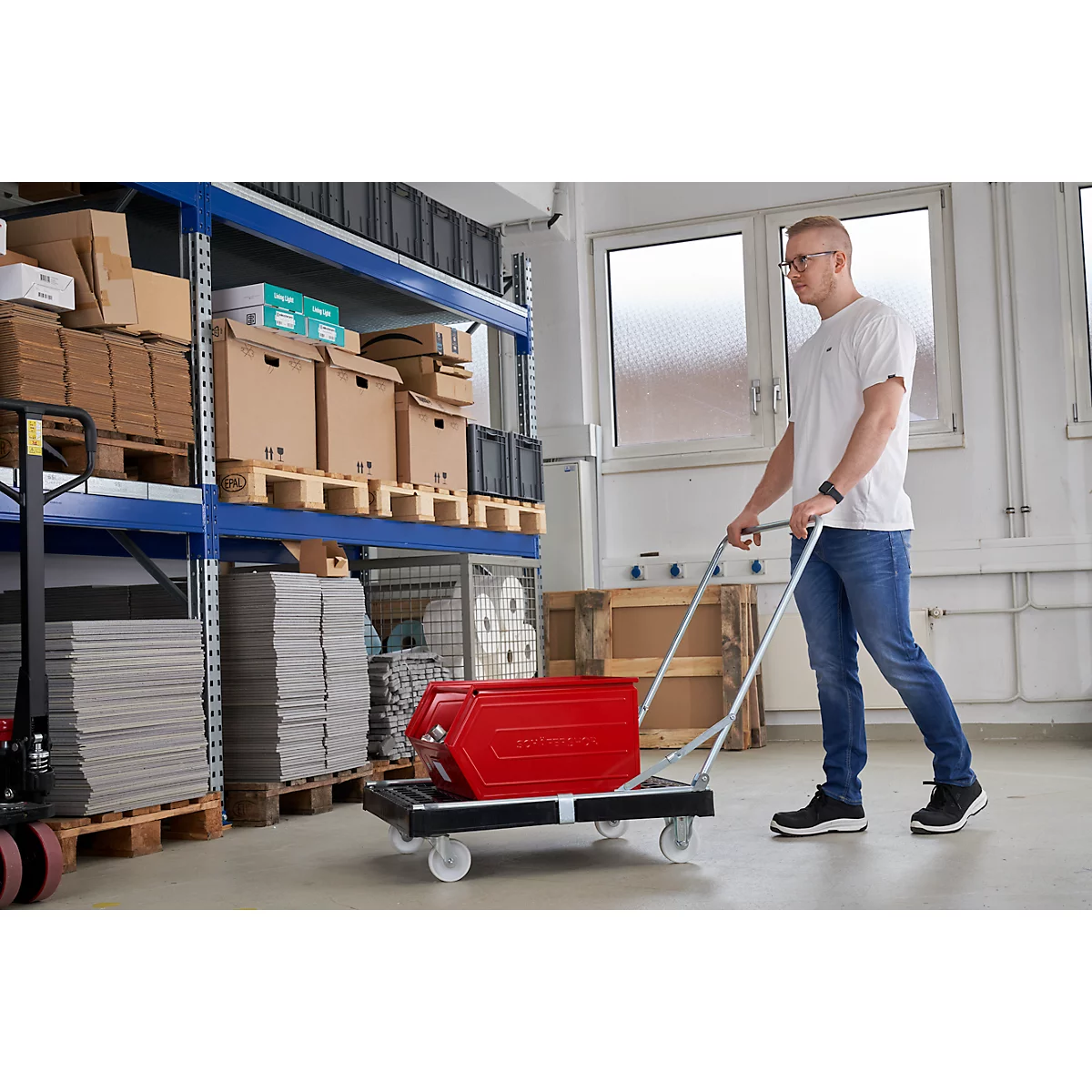 Schäfer Shop Select Rouleau de transport BASICline, jusqu'à 500 kg, barre de poussée rabattable, L 815 x l 724 x H 192 mm, PEHD recyclé, noir