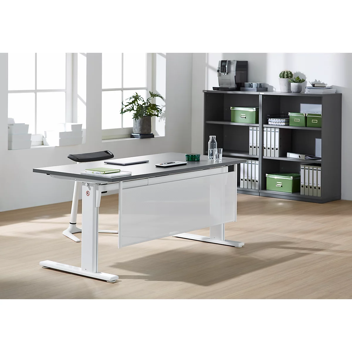 Schäfer Shop Select Schreibtisch, elektrisch höhenverstellbar, Rechteck, C-Fuß, B 1600 x T 800 x H 725-1185 mm, graphit/weiß