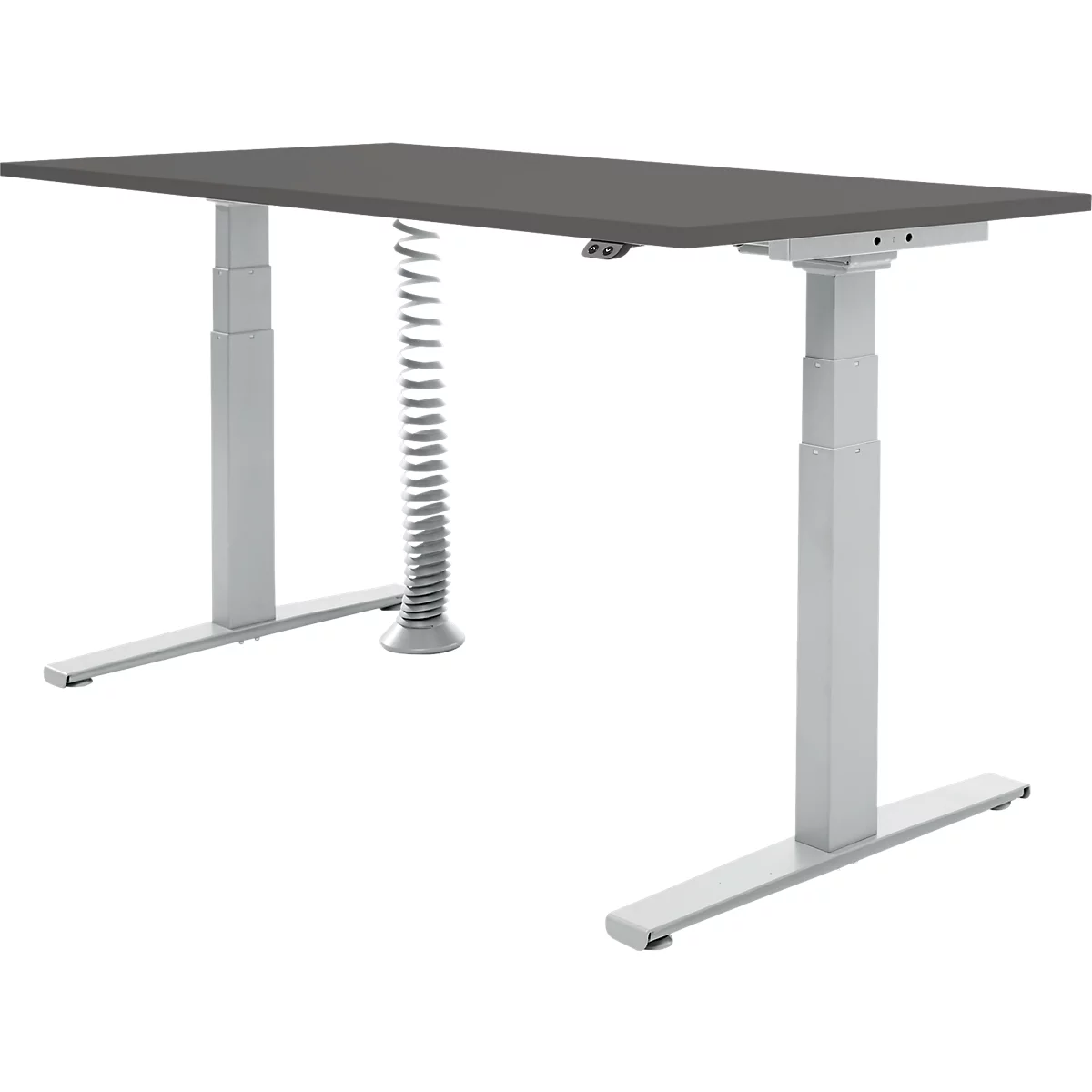 Ein höhenverstellbarer Schreibtisch mit grauer Platte und silbernem Gestell sowie einer Kabelspirale.