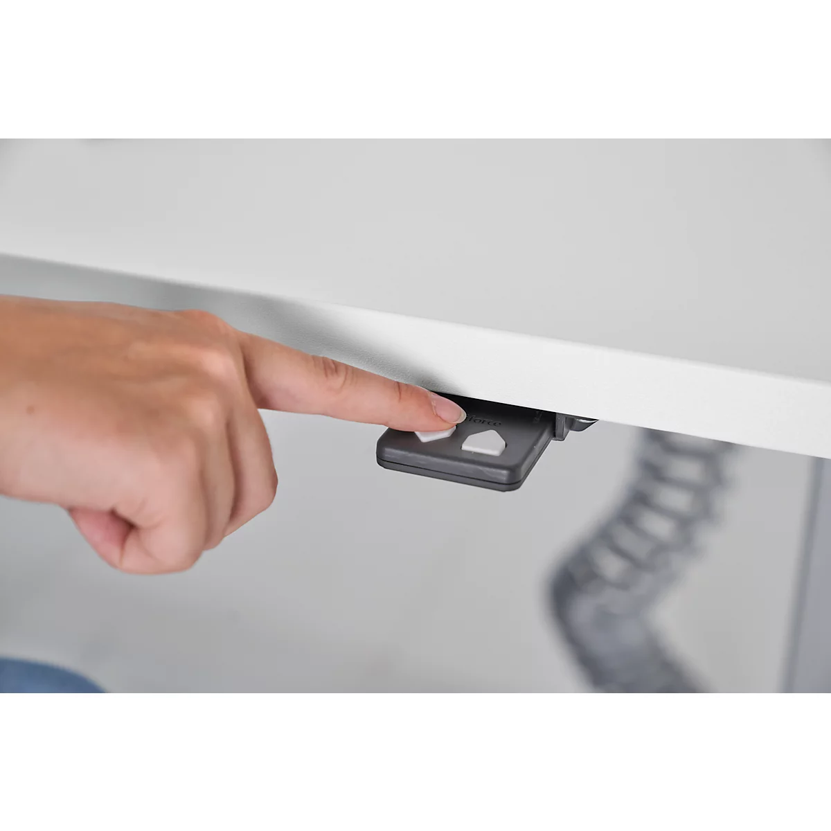 Schäfer Shop Select Schreibtisch ERGO-T, elektrisch höhenverstellbar, Rechteck, T-Fuß, B 1600 x T 800 x H 725-1185 mm, weiß/weißaluminium