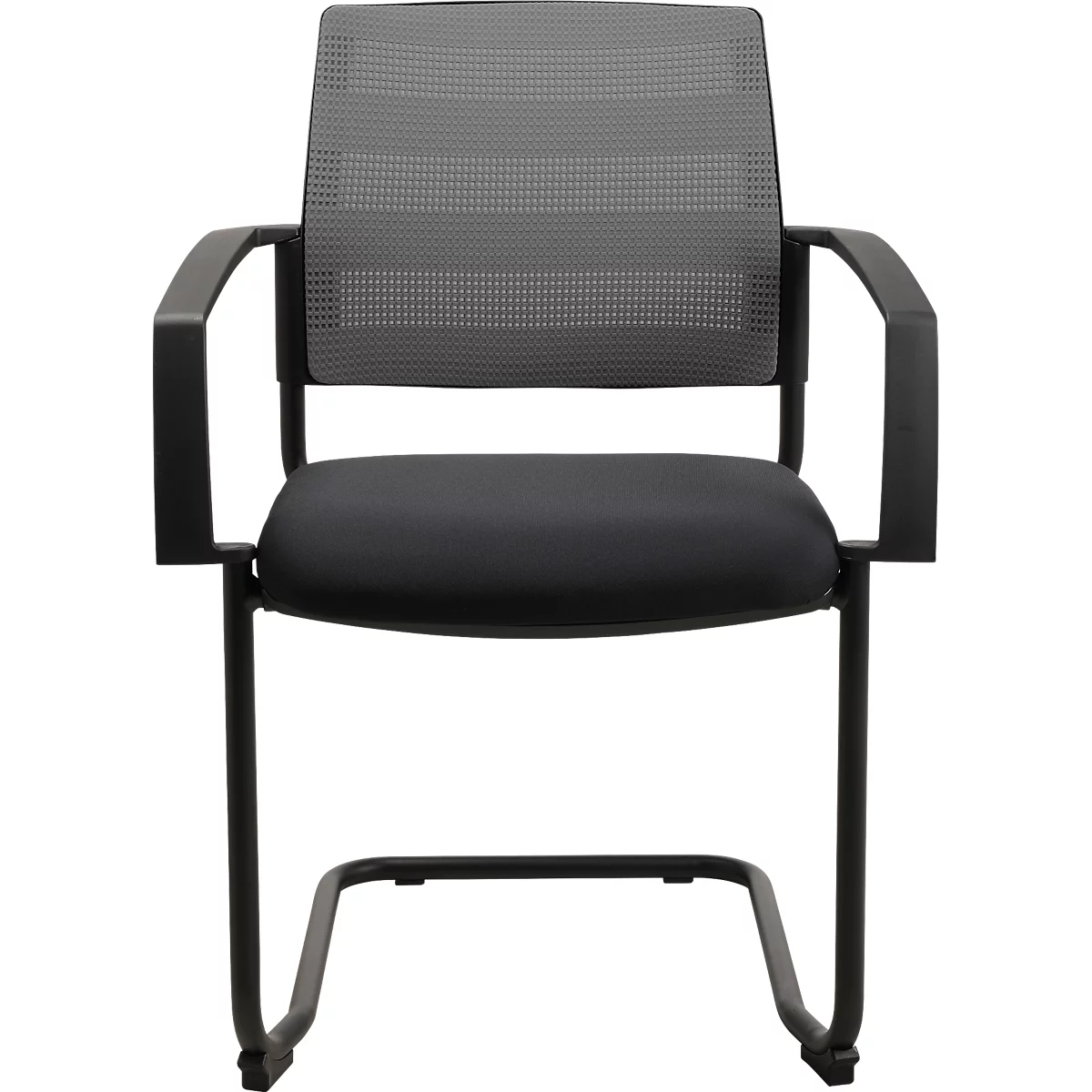 Chaise de visiteur noire avec accoudoirs et dossier en maille. Le cadre est noir et forme une base incurvée.