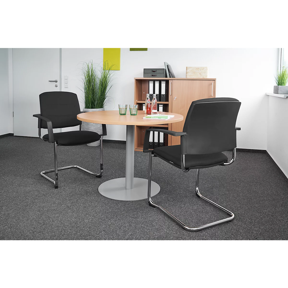 Schäfer Shop Select silla basculante SSI Proline Visit P2, ergonómica, apoyabrazos, apilable hasta 4 piezas, acero y funda de tela, An. 480 x Pr. 480 x Al. 480 mm, alusibérico/negro