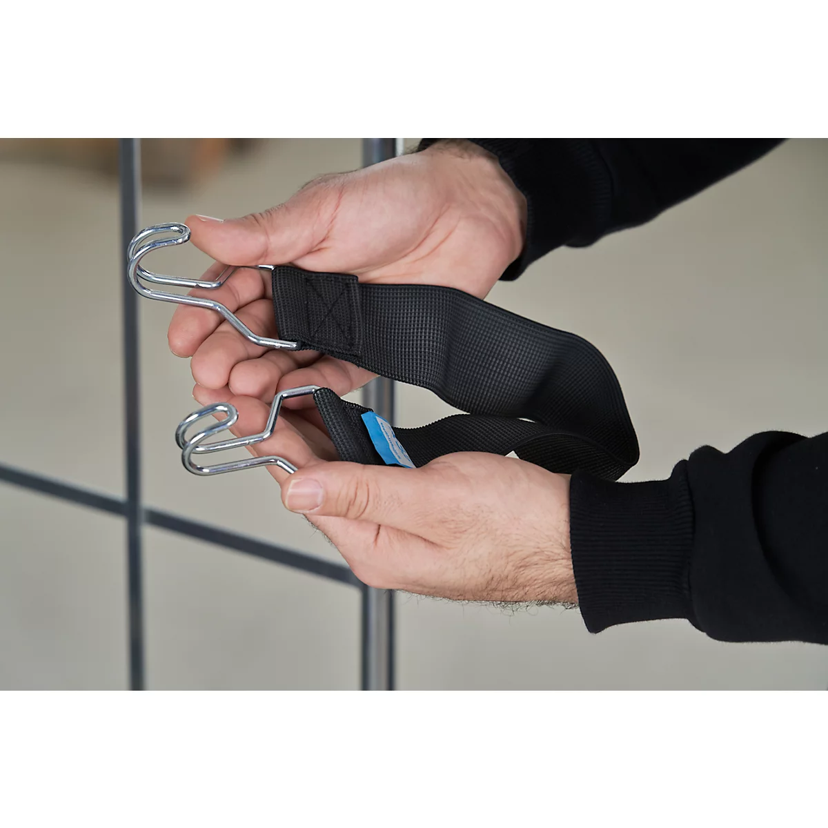 Schäfer Shop Select Spannband gummitex® BASIC, für Rollboxen ADB BASICline, Spannweite 750 mm, 2 Drahthaken, UV-beständig, L 520 x B 50 mm, PE-Fasern & Gummi, dunkelgrau