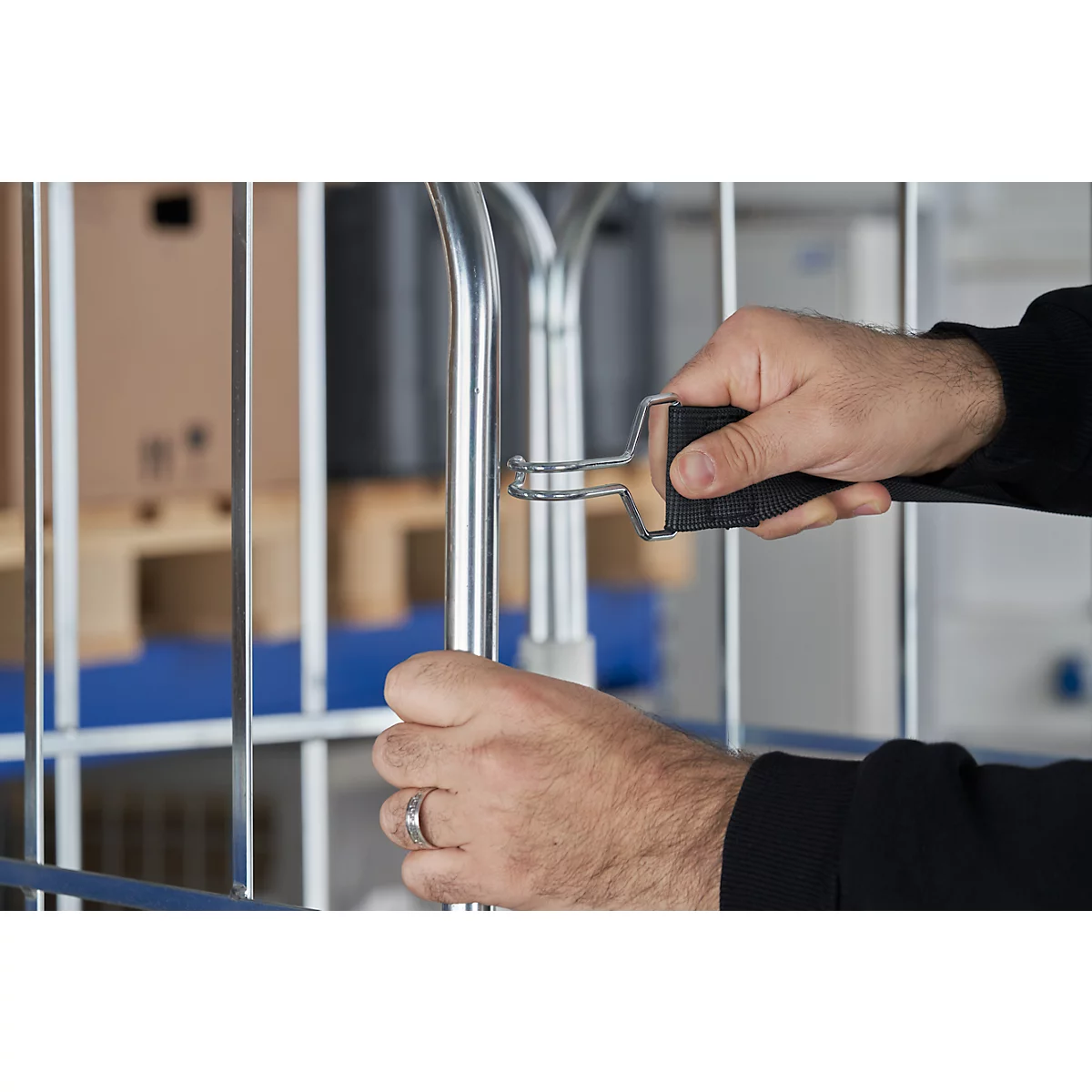 Schäfer Shop Select Spannband gummitex® BASIC, für Rollboxen BASICline, Spannweite 750 mm, 1 Drahthaken & 1 Drahtöse, UV-beständig, L 560 x B 50 mm, PE-Fasern & Gummi, dunkelgrau