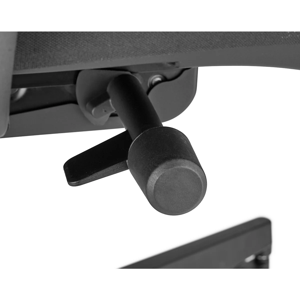 Nahaufnahme eines schwarzen Hebels, der an einem mechanischen Teil befestigt ist. Der Hebel hat einen zylindrischen Knopf und einen flachen Griff.