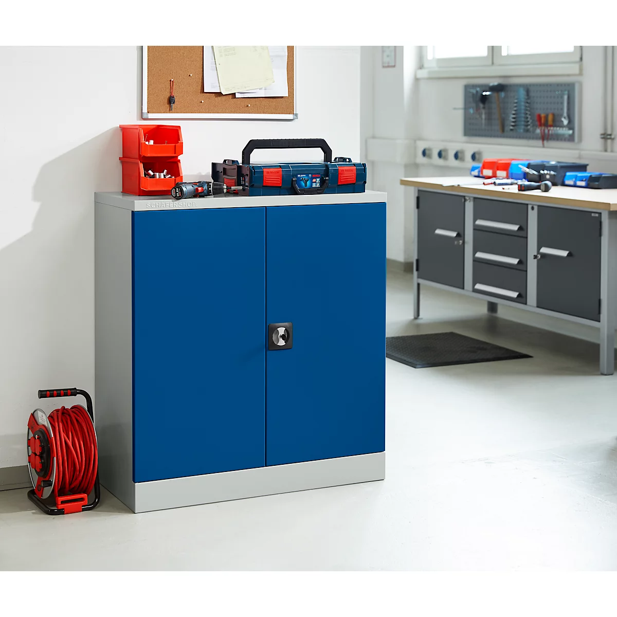 Schäfer Shop Select stalen kast, 2 OH, 2 in hoogte verstelbare legborden, draaicilinderslot, B 916 x D 422 x H 1000 mm, lichtgrijs RAL 7035/enziaans blauw RAL 5010