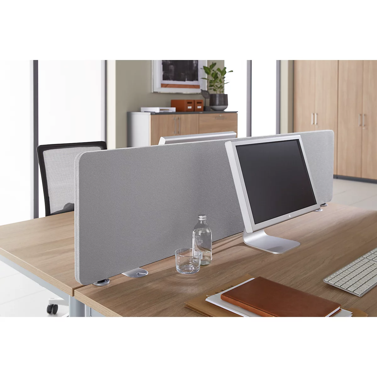 Schäfer Shop Select Tischtrennwand, Materialstärke 30 mm, B 2000 x H 600 mm, 100 % Post-Consumer-Recyclingpolyester, hellgrau