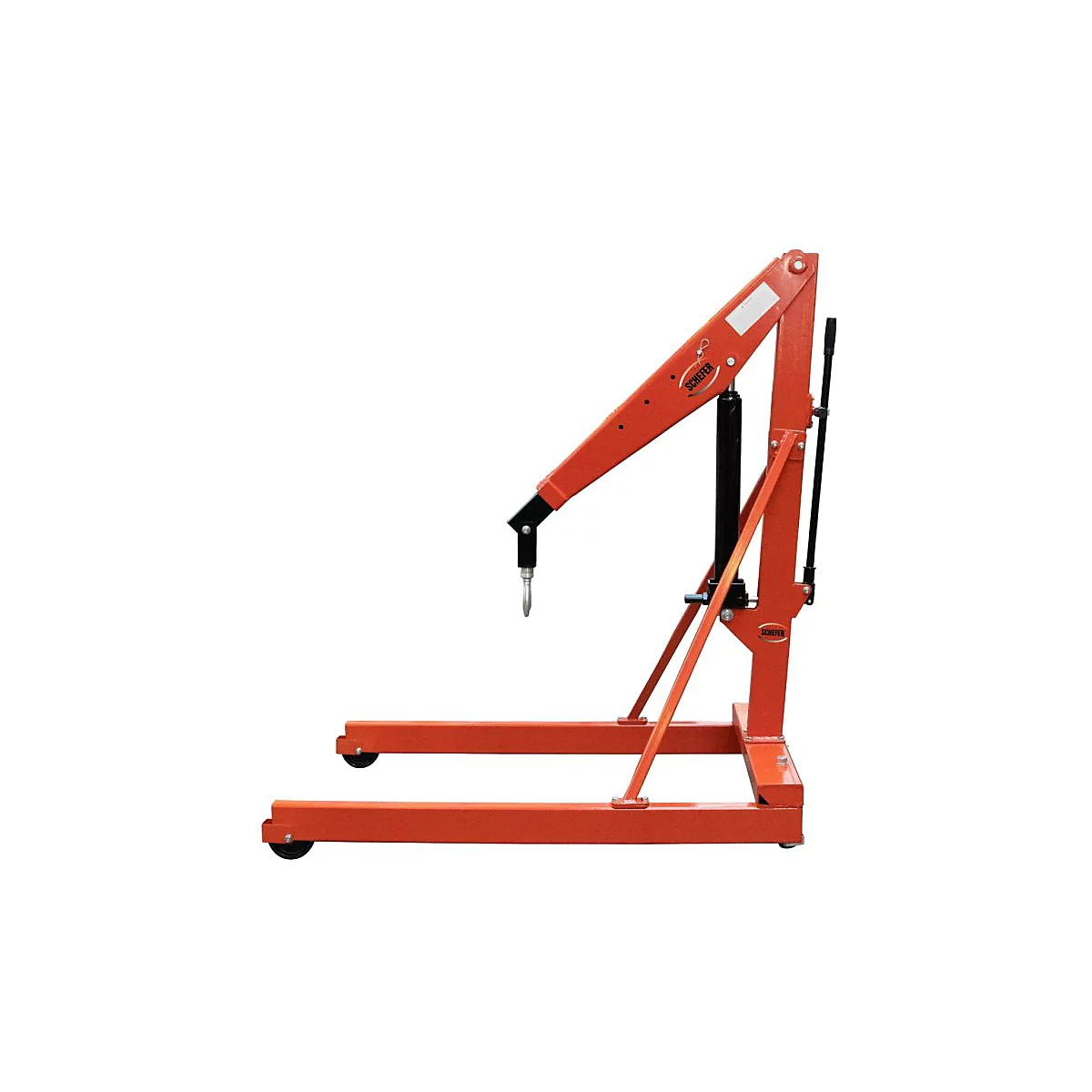 Roter Werkstattkran auf Rollen mit schwarzem Hydraulikzylinder und Haken vor weißem Hintergrund.