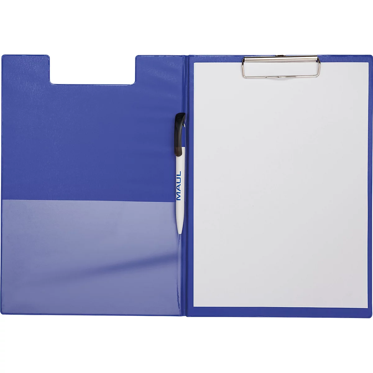 Blaues Klemmbrett, geöffnet, mit weißem Papier, Stift und Einsteckfach. Stift mit „MAUL“-Aufdruck.