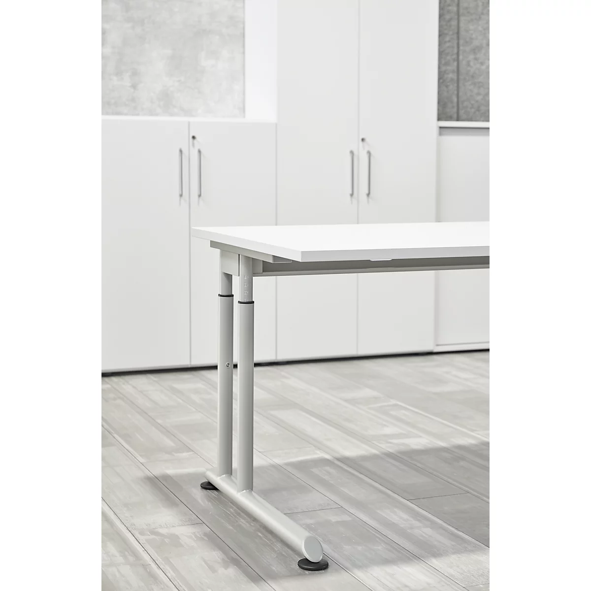 Schreibtisch Breno, manuelle Höheneinstellung, horizontaler Kabelkanal, B 1800 x T 800 x H 680-820 mm, Spanplatte & Stahl, Weiß/Silber