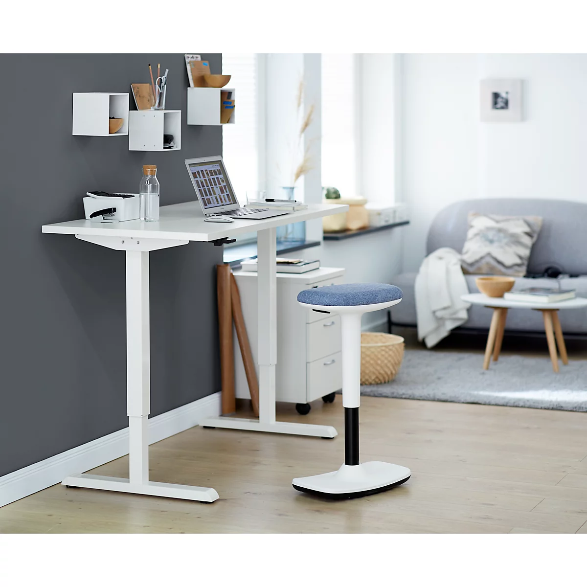 Schreibtisch, elektrisch höhenverstellbar, Rechteck, T-Fuss, B 1300 x T 650 x H 715-1205 mm, weiss 