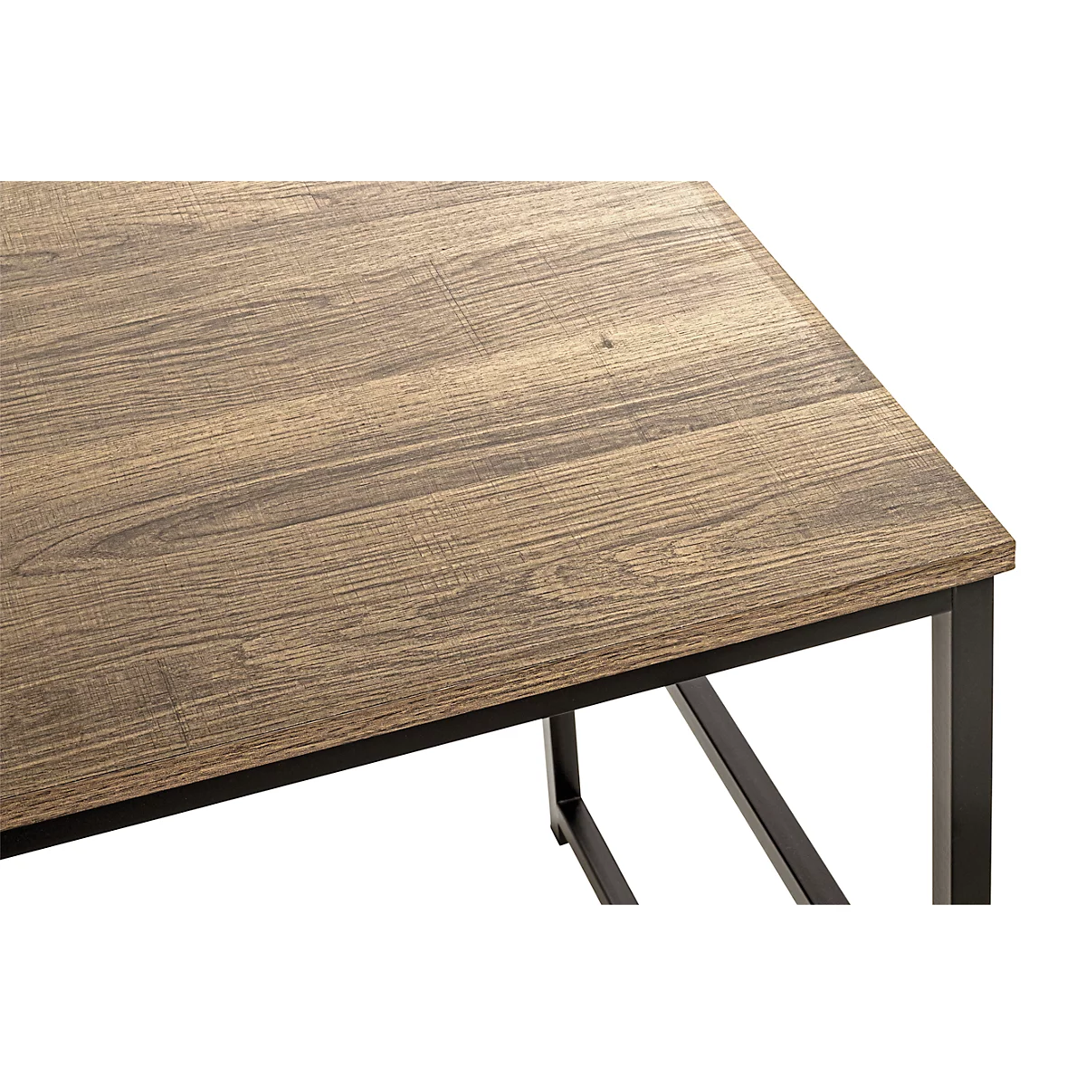 Nahaufnahme einer Tischplatte aus Holz mit schwarzen Metallbeinen.
