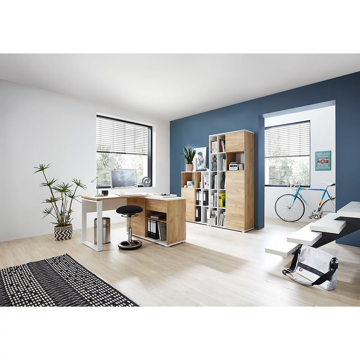 Schreibtisch mit Sideboard LIONI, Rechteck, Kufen, B 1200 x T 1170 x H 750 mm, Navarra Eiche Nachbildung/weiß