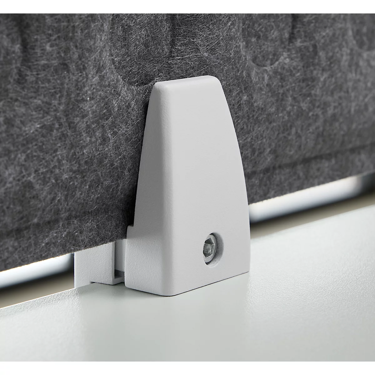 Schreibtisch - Rechteck - elektrisch höhenverstellbar - T-Fuß - B 1600 x T 800 x H 620-1280 mm - inkl. Memory Master + Tischtrennwand - weiß/silber
