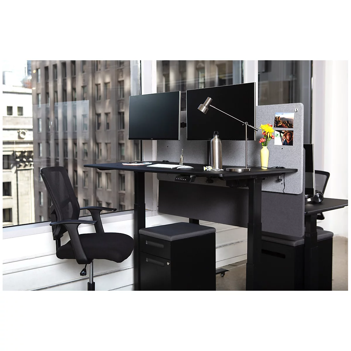 Schreibtisch-Trennwand Luxor, für Plattenstärke bis 40 mm, Klammerbefestigung, B 1600 x T 20 x H 600 mm, ca. 9 kg, recycelte Materialien, hellgrau