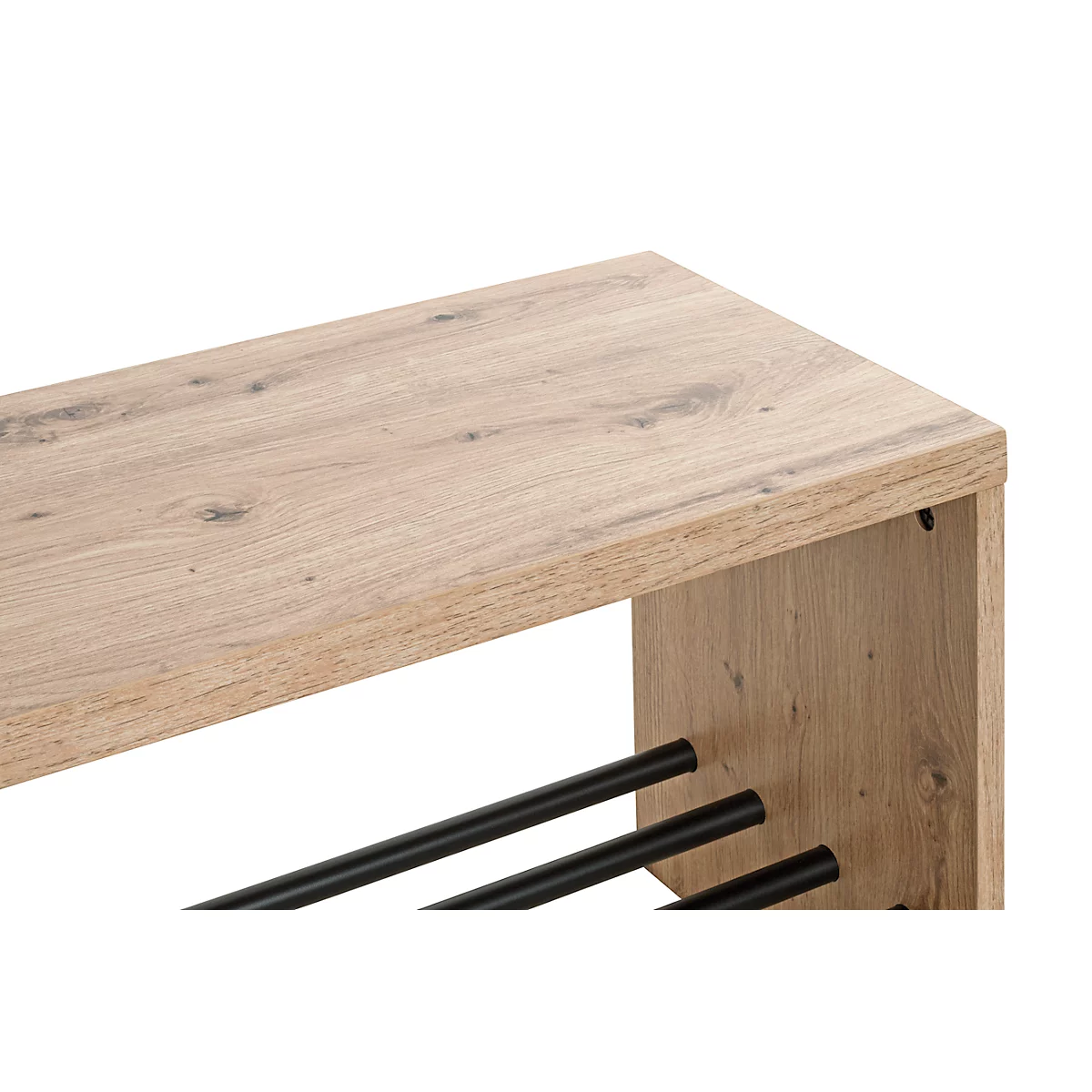Detailaufnahme einer Holzbank mit schwarzen Metallstreben. Die Oberfläche hat eine helle Holzmaserung.