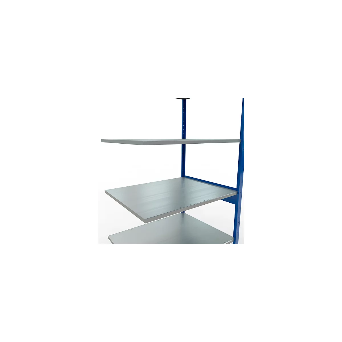 Stalen stellingkast met drie planken. Blauwe steunen en grijze planken. Perspectief van onderaf.