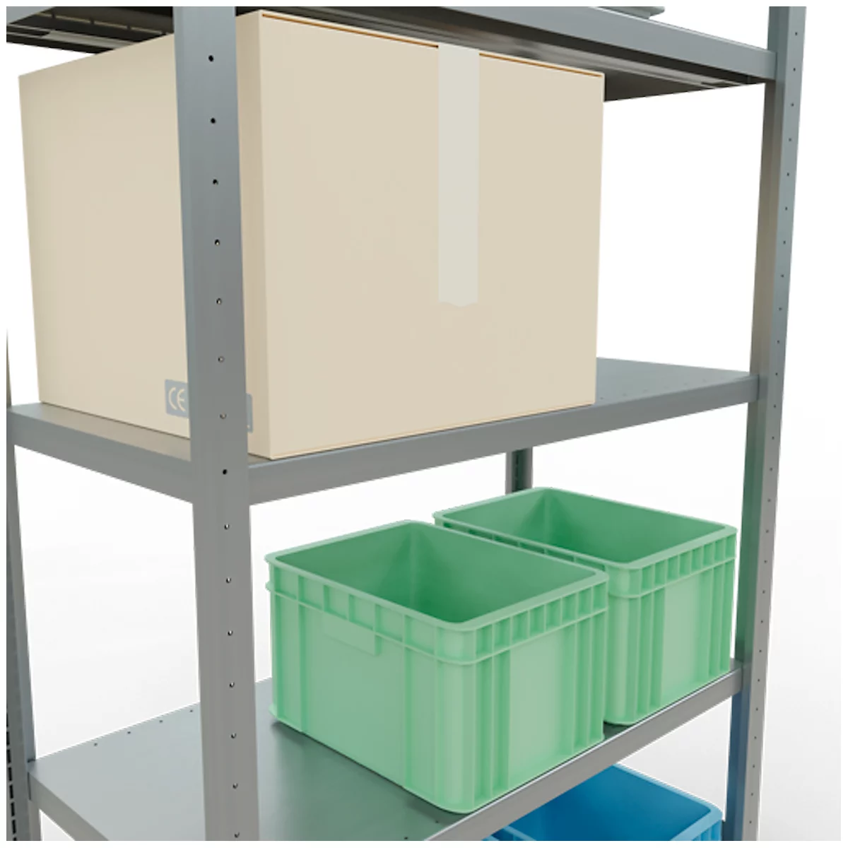 Een opslagrek, gevuld met een kartonnen doos, groene en blauwe plastic dozen.