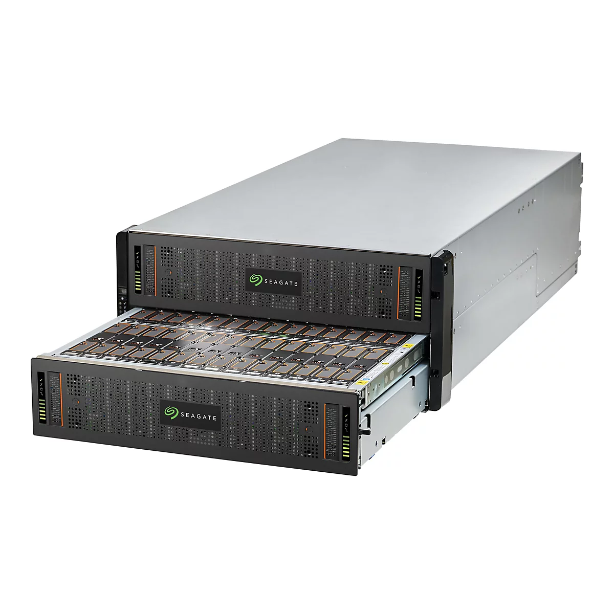 Ein Server-Rack mit zwei Einschüben, eines davon teilweise herausgezogen. Auf jedem Einschub befindet sich das Logo von Seagate.