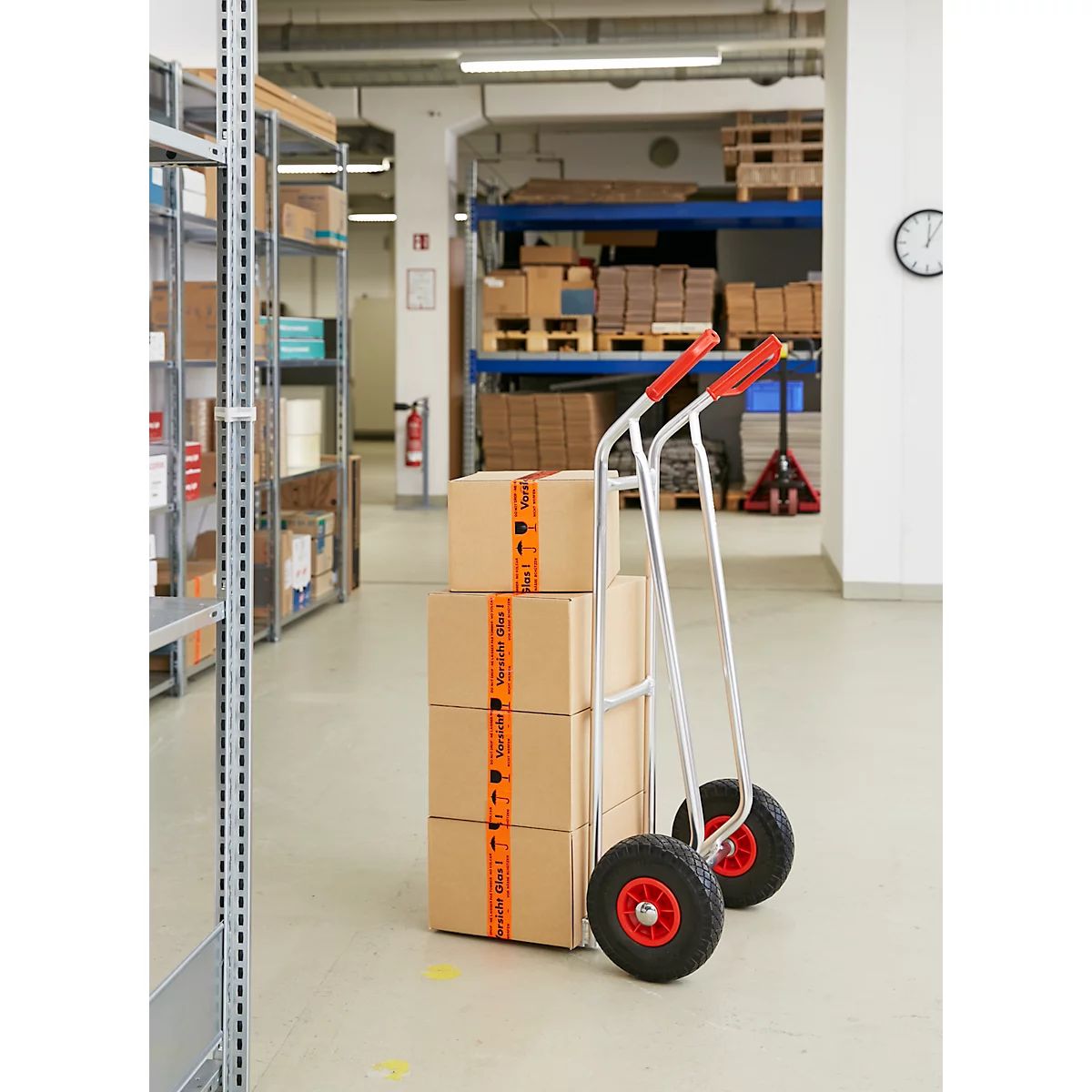 Select 2132A/150 aluminium steekwagen, met handgrepen en veiligheidsbeugel, wielen van polyurethaan, bak B 300 x D 210 mm, tot 150 kg