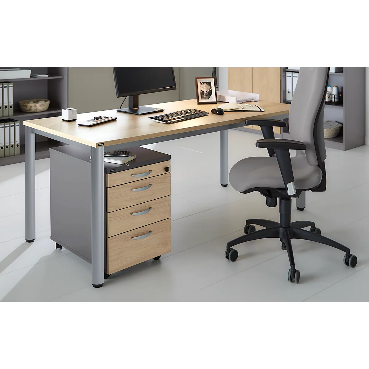 Set avantageux : bureau NEVADA - L 1600 mm - piétement rond aluminium - chêne + caisson mobile décor chêne et gris foncé