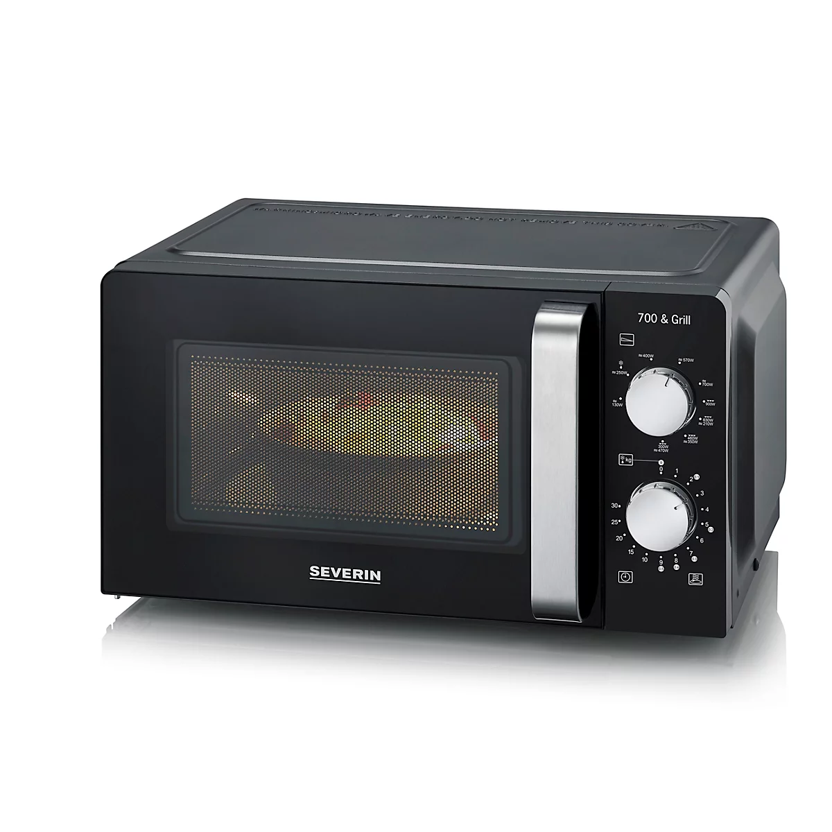 Zwarte magnetron met open deur, een gerecht erin. Bedieningspaneel met knoppen. Merk: Severin.