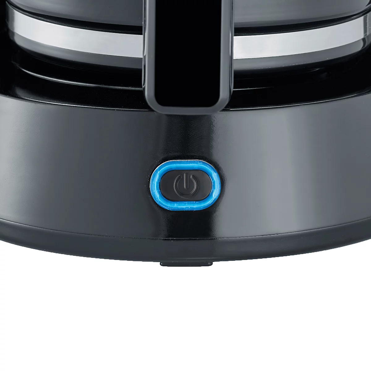 Gros plan d'un appareil noir avec un bouton d'alimentation bleu éclairé.