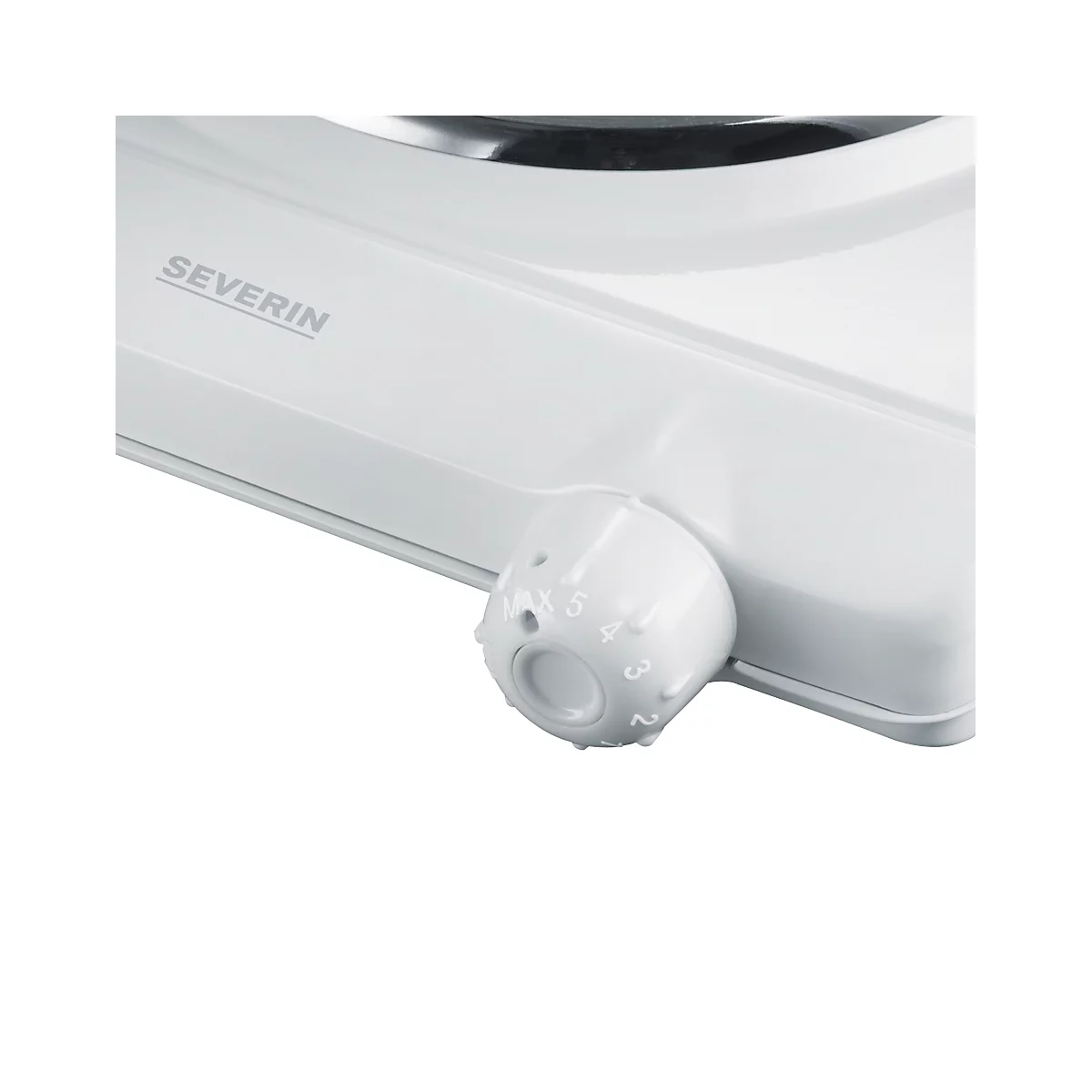 Close-up van een witte kookplaat met een draaiknop, temperatuurindicator van 1 tot 5 en het opschrift SEVERIN.