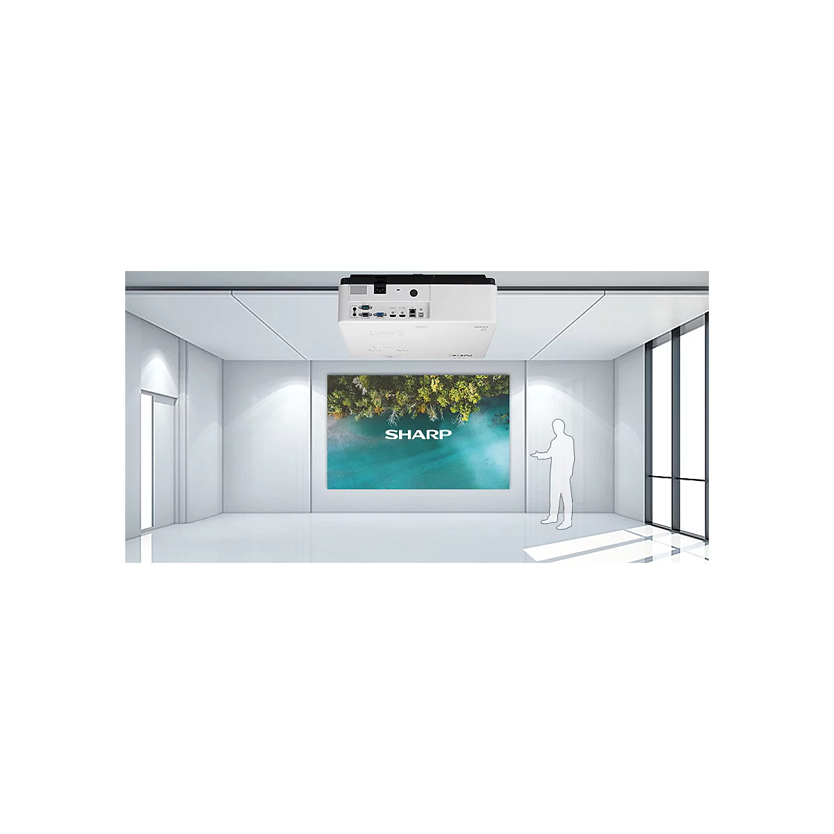 Ein Deckenprojektor projiziert ein Bild auf eine große Leinwand. Das Bild zeigt das SHARP Logo vor einem Naturhintergrund. Eine stilisierte Person steht daneben.