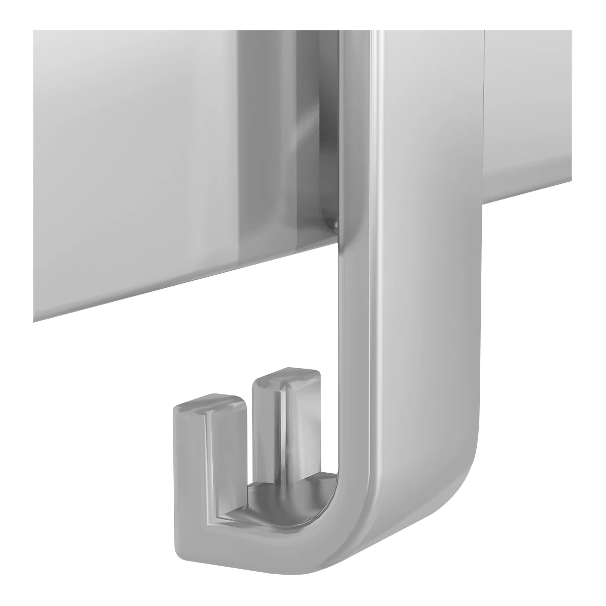 Nahaufnahme eines silberfarbenen Hakens mit zwei Vorsprüngen. Die Details sind klar und die Oberfläche glatt.