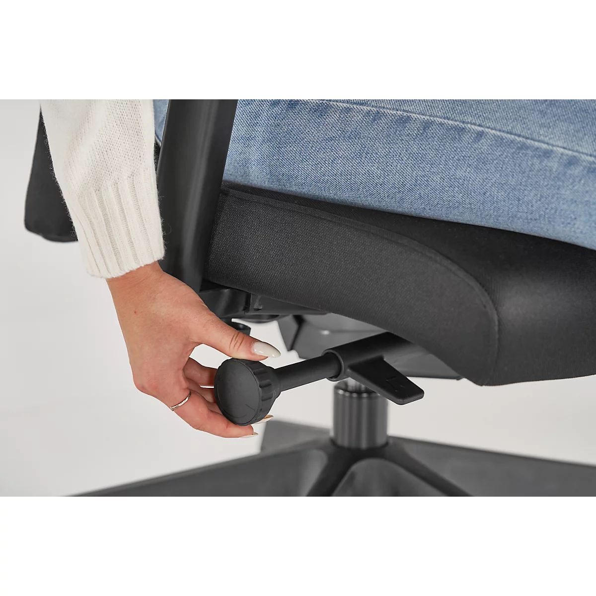 Siège de bureau Dauphin to-strike work comfort pro, avec accoudoirs, mécanisme synchrone, assise profilée, noir