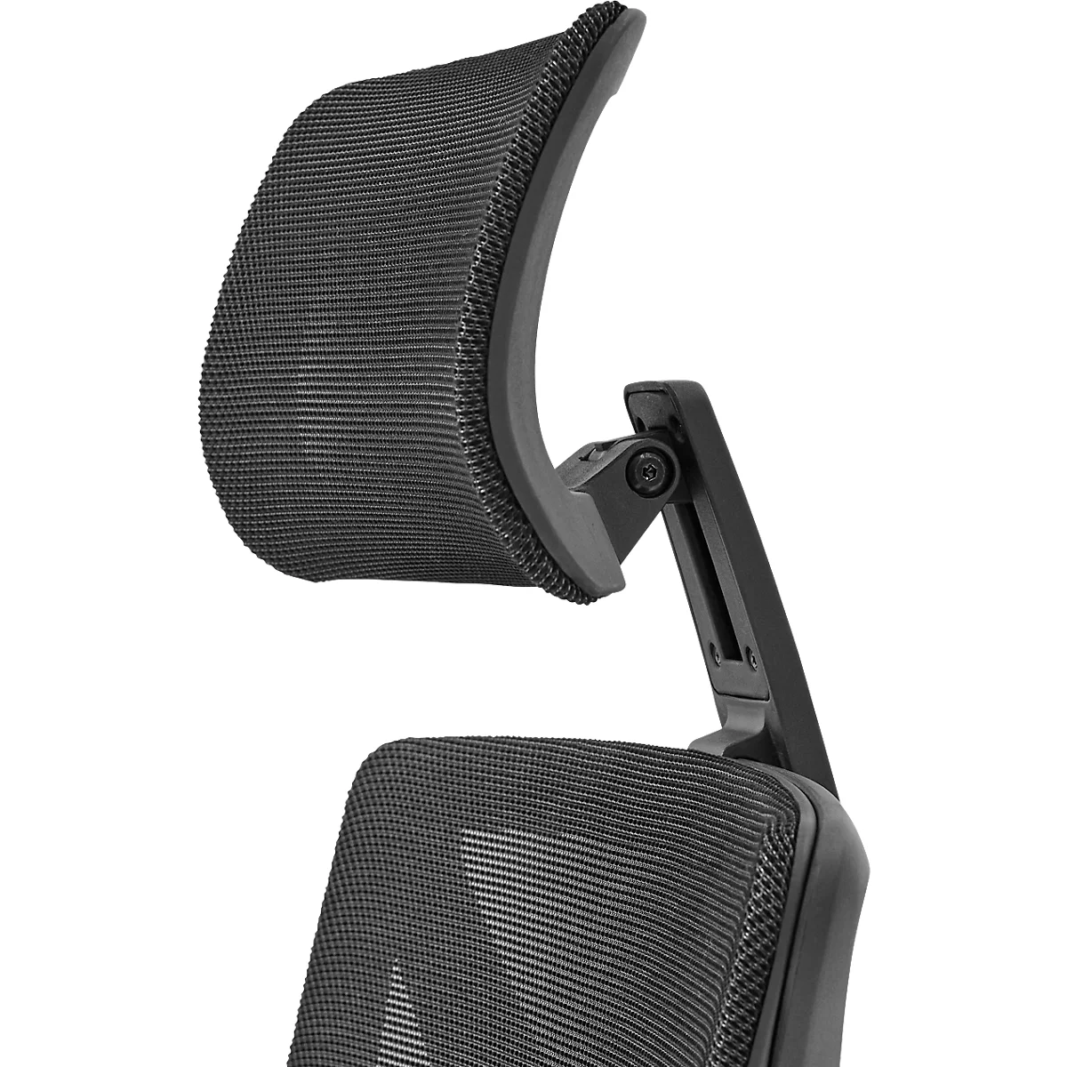Gros plan sur une chaise de bureau noire, focus sur l'appuie-tête et le dossier, structure en mesh.