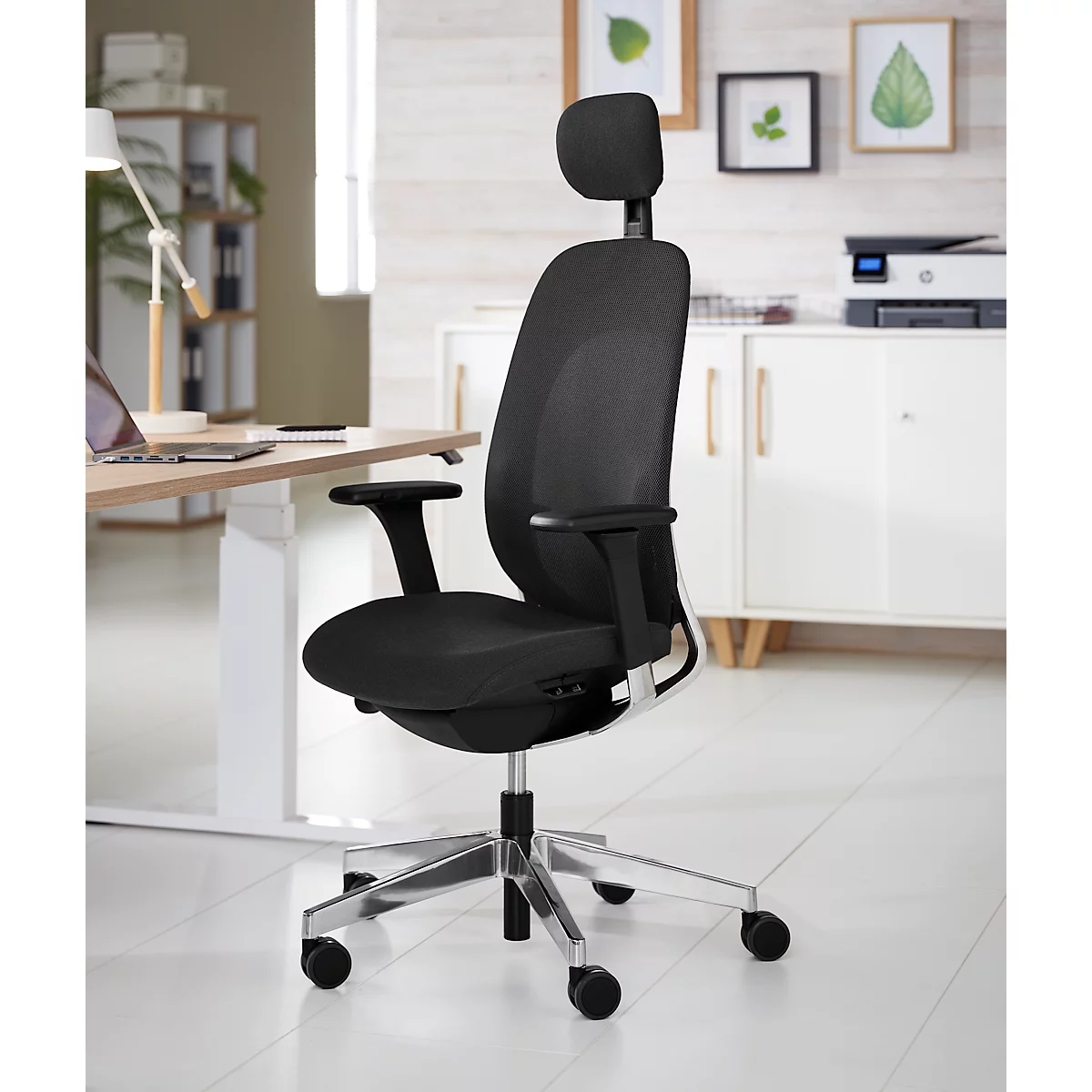 Siège de bureau Giroflex 40, avec accoudoirs, mécanisme synchrone, siège multicouche, appui-lordose &amp; appui-tête, noir/argenté