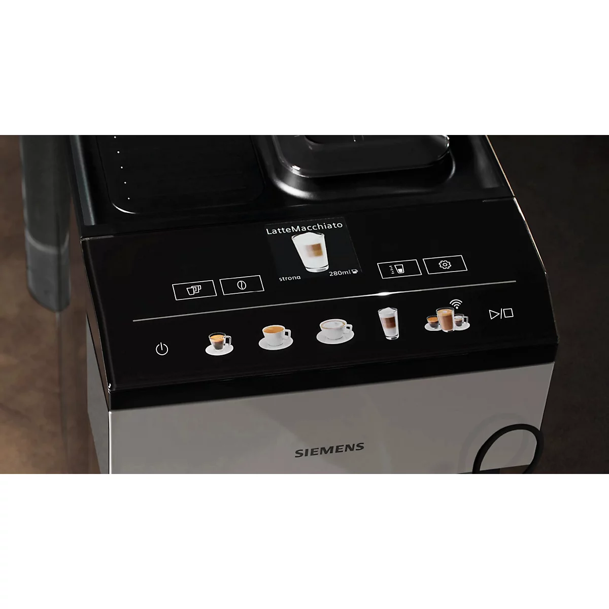 Close-up van een zwart-zilveren Siemens koffiemachine met touchscreen en Latte Macchiato display.
