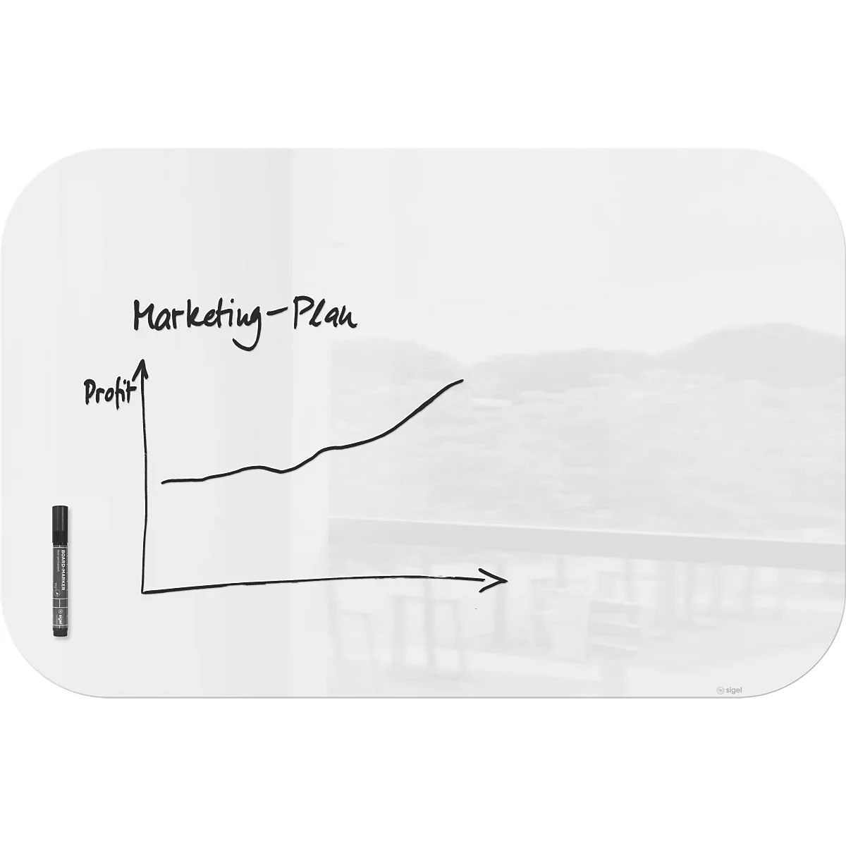 Whiteboard met grafiek, "Marketing-Plan", stijgende winst. Zwarte stift ernaast.