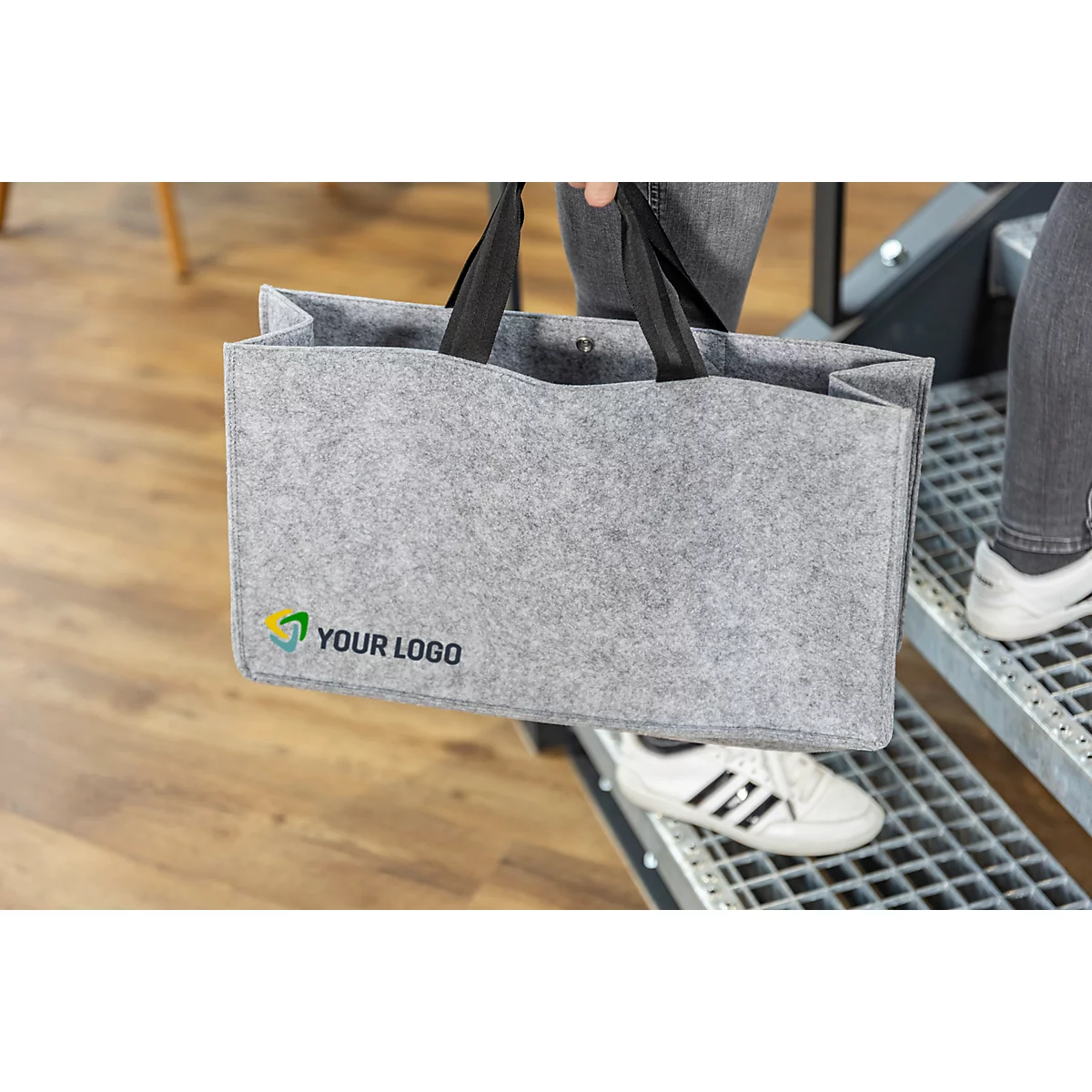 Sigel sacoche pour ordinateur portable Desk Sharing Bag Basic L, pour 1 ordinateur portable jusqu'à 17,3″, feutre synthétique, gris clair