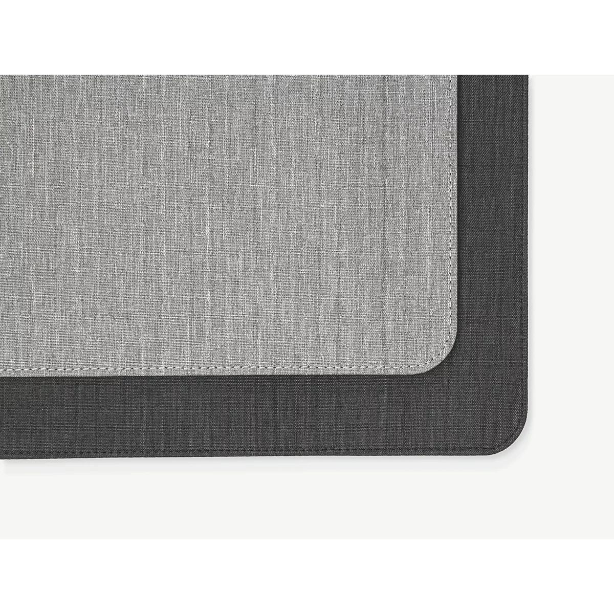 Detailaufnahme von zwei rechteckigen Mousepads. Eines ist hellgrau, das andere dunkelgrau, beide mit abgerundeten Ecken.