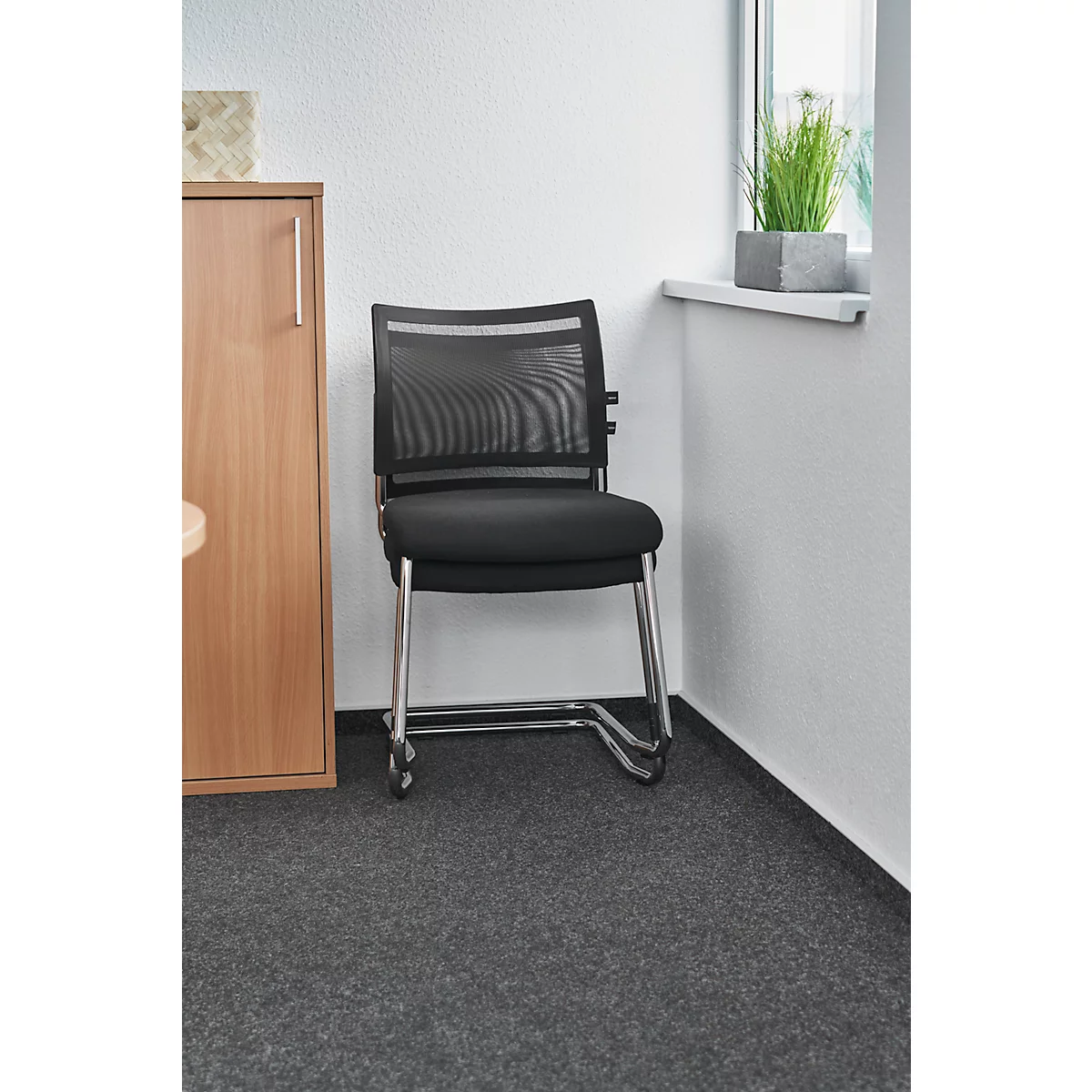 Silla cantilever SEAT POINT, acolchado, sin reposabrazos, apilable, juego de 2, negro