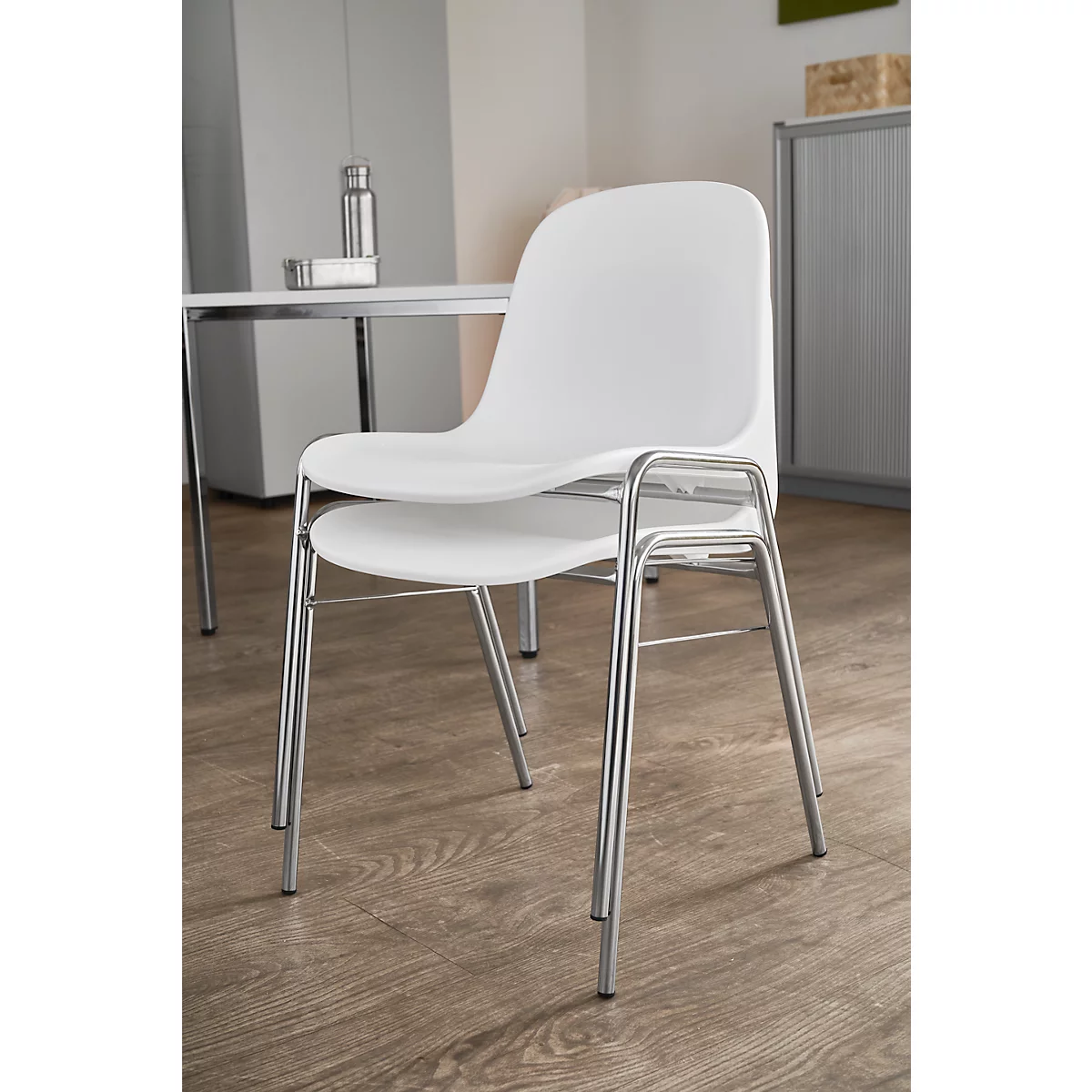 Silla de carcasa Beta, apilable, ancho 400 x fondo 420 x alto 460 mm, base cromada, blanco