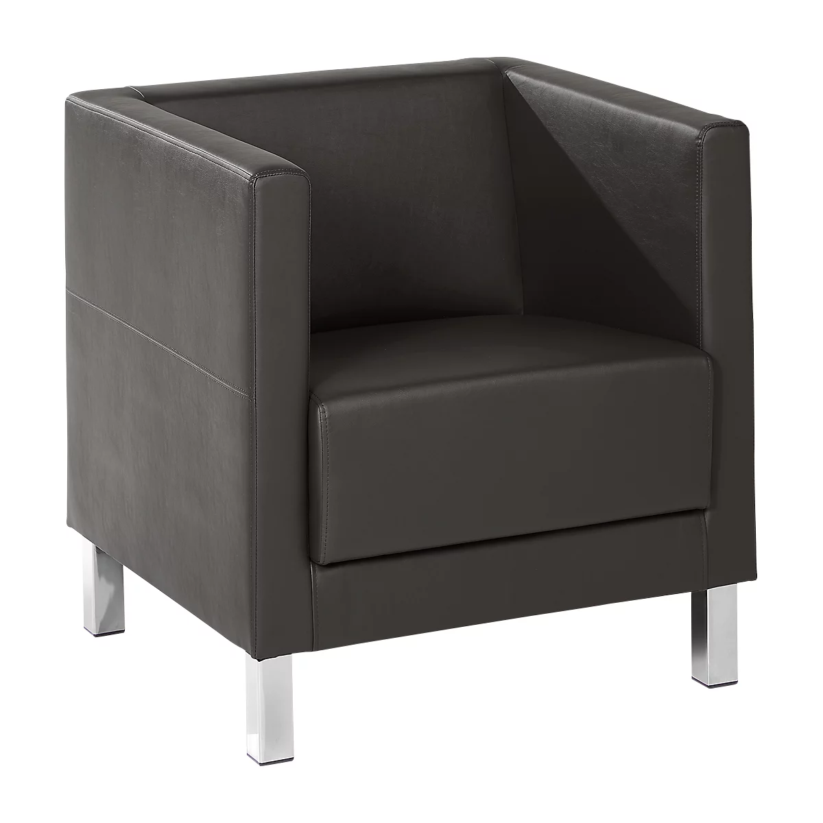 Sillón de cuero marrón oscuro con diseño cuadrado. Cuatro patas plateadas sostienen la silla.