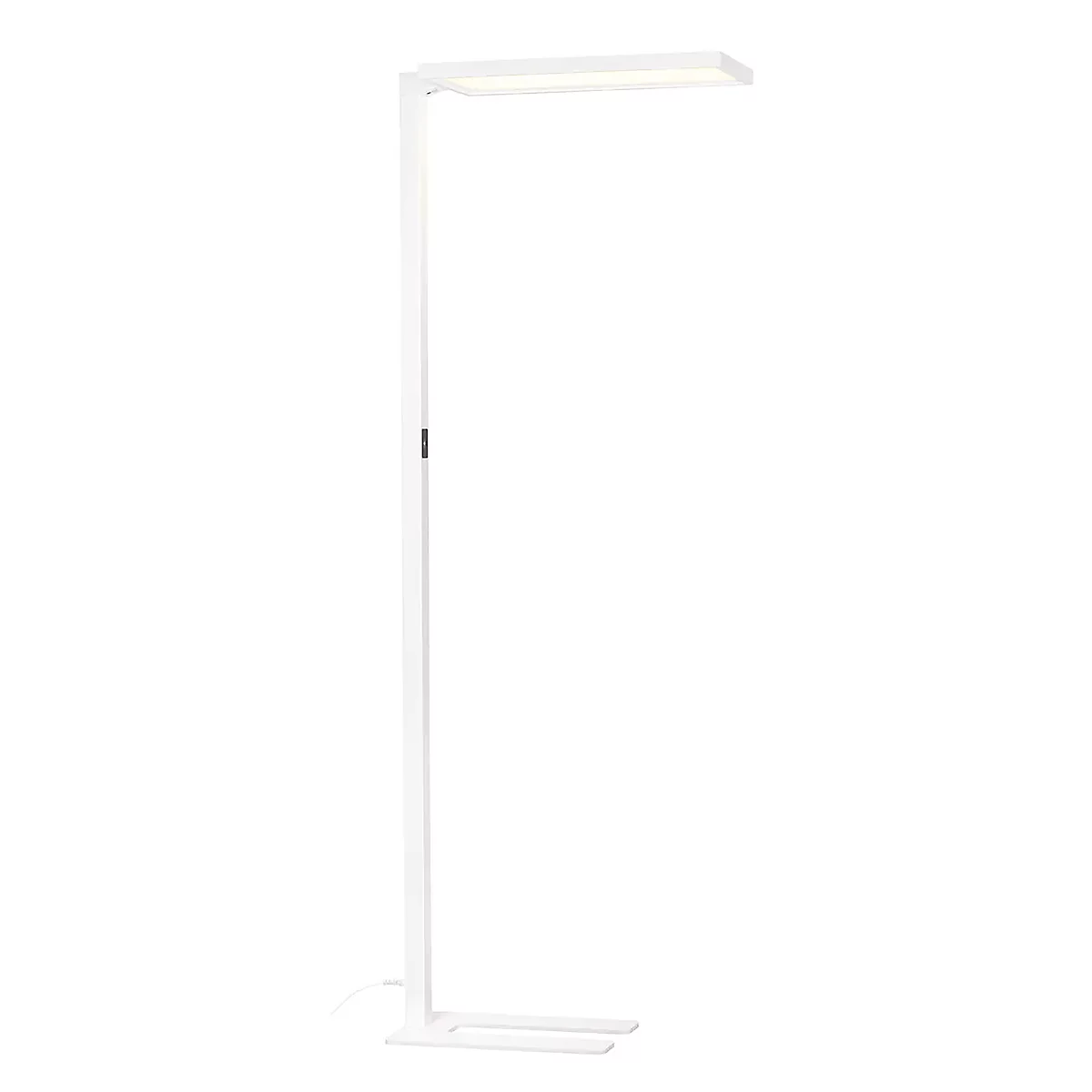 Weiße Stehlampe mit rechteckigem Leuchtkopf. Der lange, schlanke Stiel der Lampe steht auf einem breiten, rechteckigen Fuß.