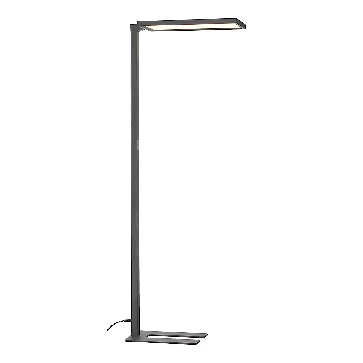 Grijze staande lamp met een rechthoekige, verlichte kop. Er is een voet aan de onderkant. Een stroomkabel is zichtbaar.