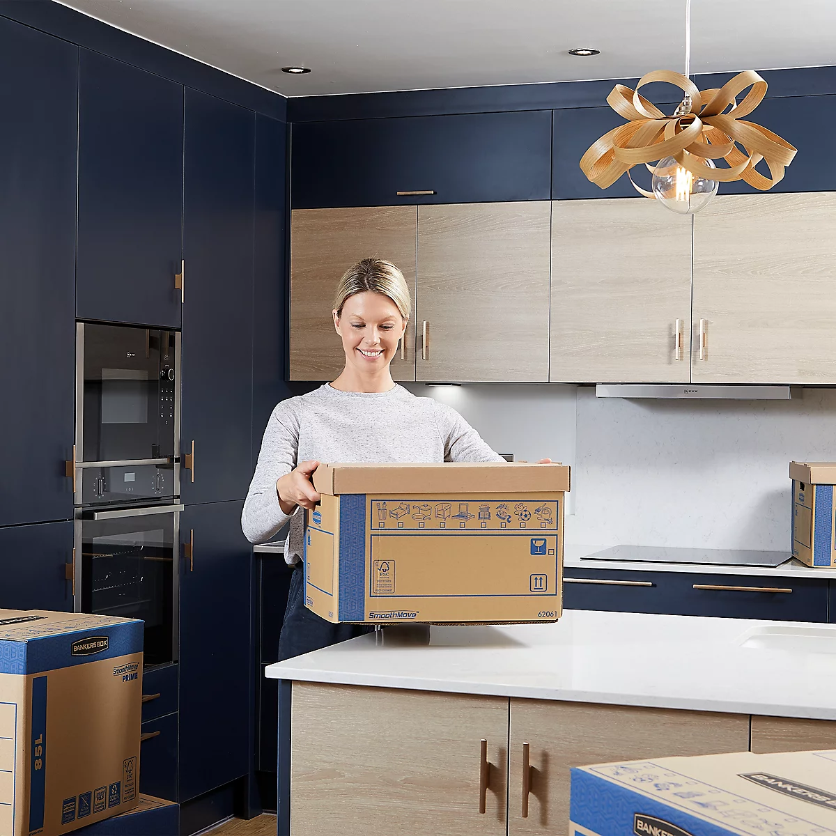 SmoothMove™ Prime FastFold® archiefdoos, 47,5 l inhoud, voorgedrukte etiketvelden, afneembaar deksel, draaggrepen, stapelbaar, FSC® karton, 100% recyclebaar, 5 stuks