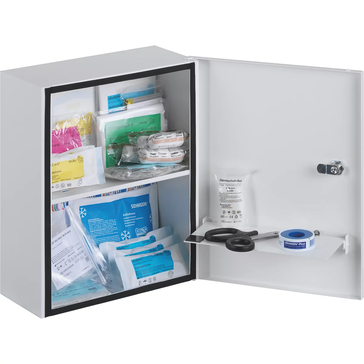 Open witte EHBO-kast met verband, schaar en tape. Opschrift: Noodkit.