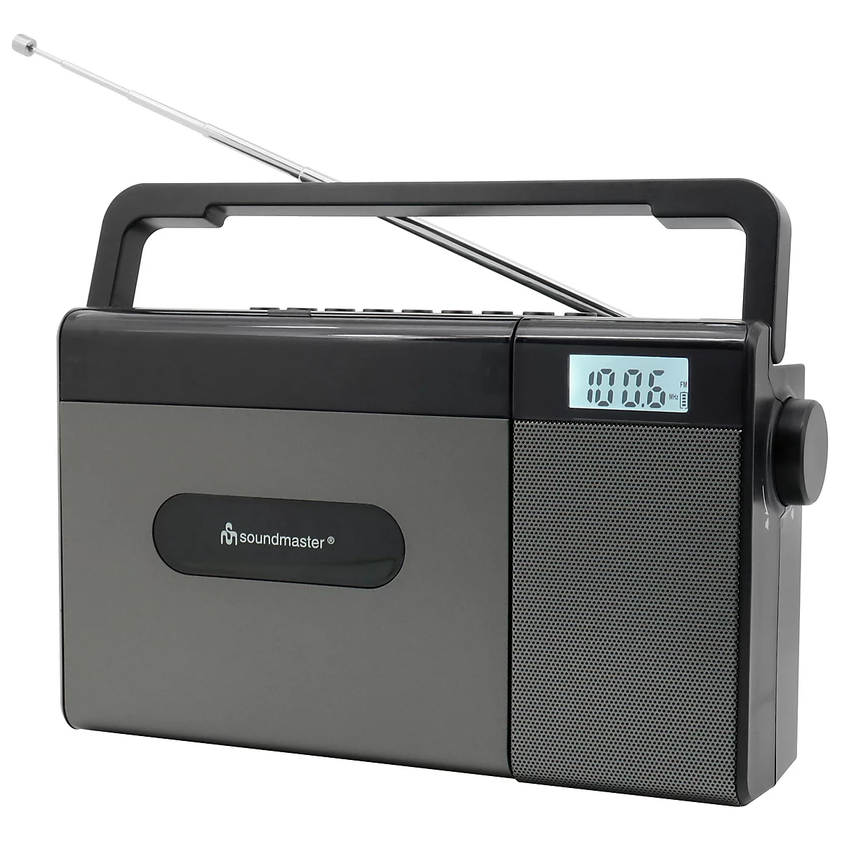 Grau-schwarzes tragbares Soundmaster Radio mit ausziehbarer Antenne und Digitalanzeige vor weißem Hintergrund.