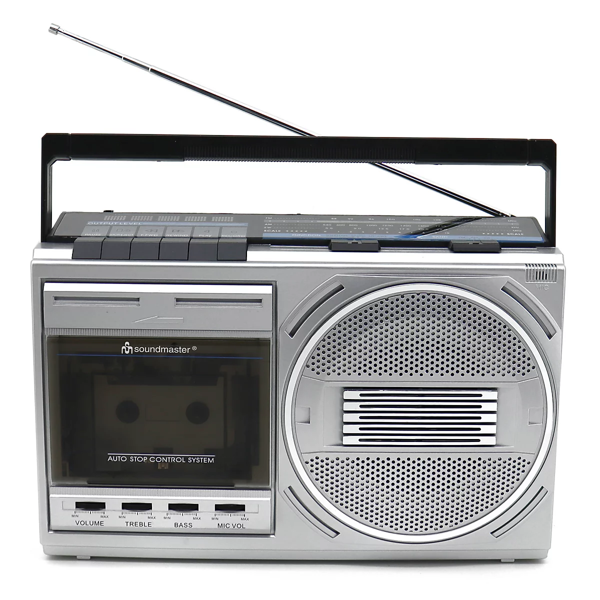 Boombox argenté avec lecteur de cassettes et antenne.